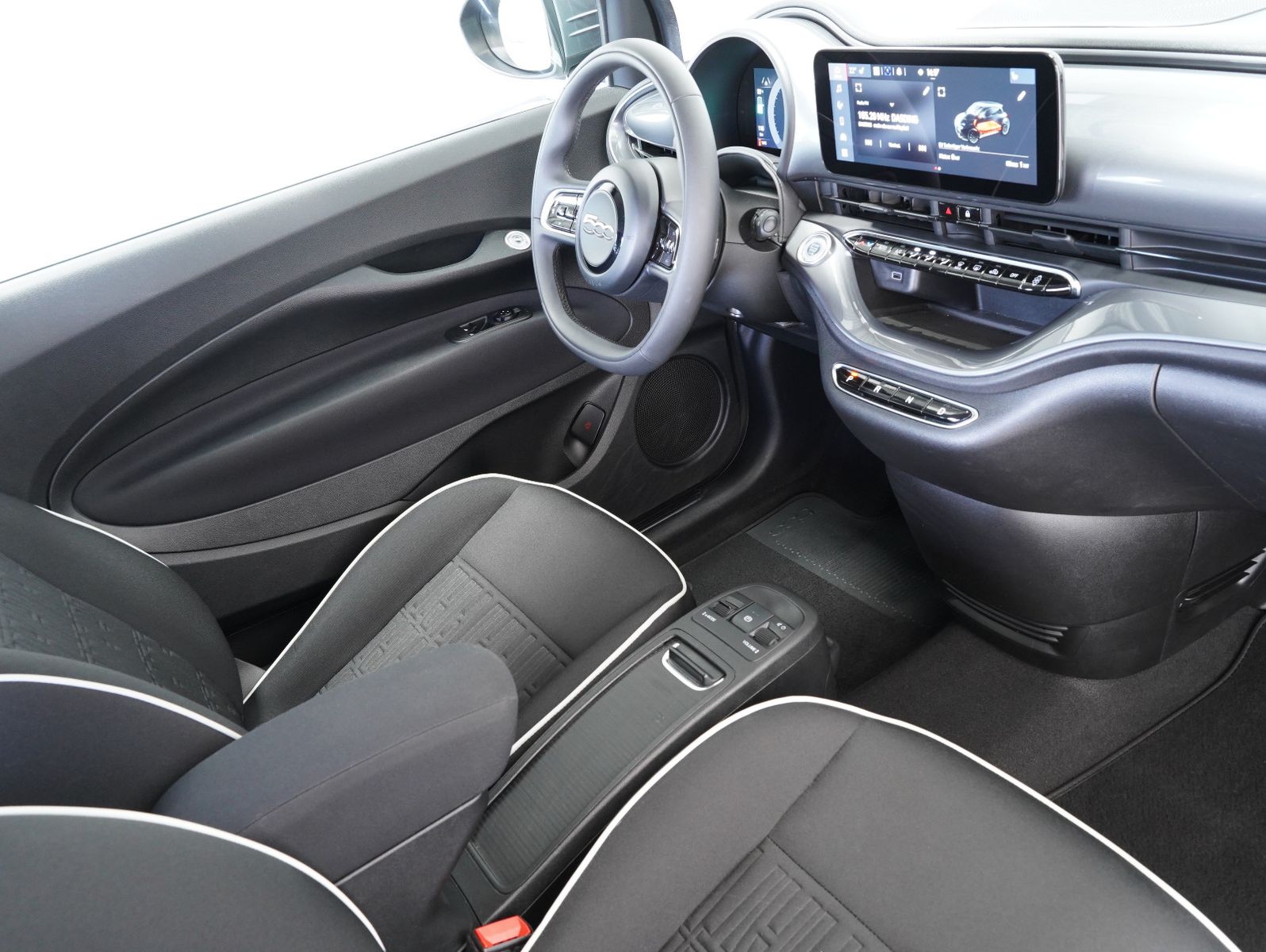 Fahrzeugabbildung Fiat 500e 87KW/42kWh/DC-LADEN/CARPLAY/DAB/SOH/KAMERA