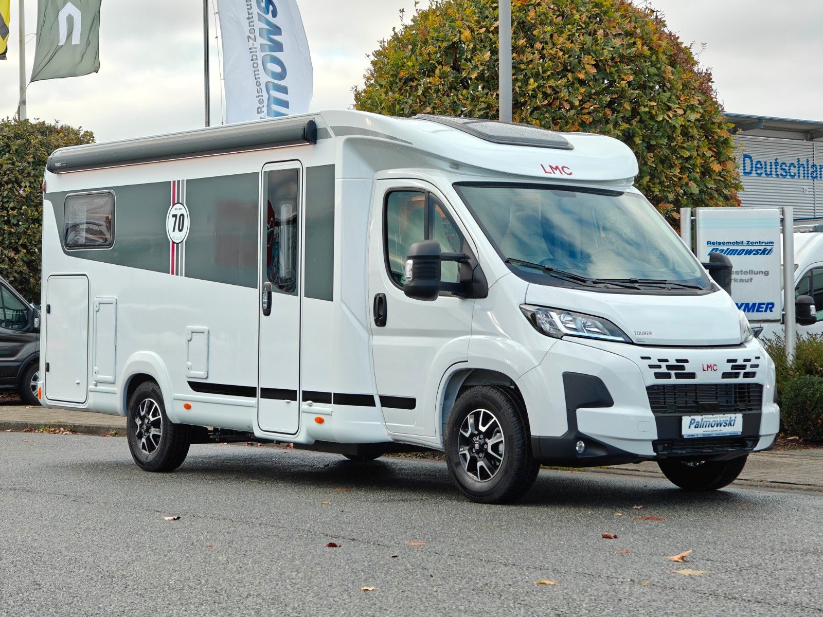 Fahrzeugabbildung LMC Tourer T 660 G -  663 70 Jahre, 140PS -