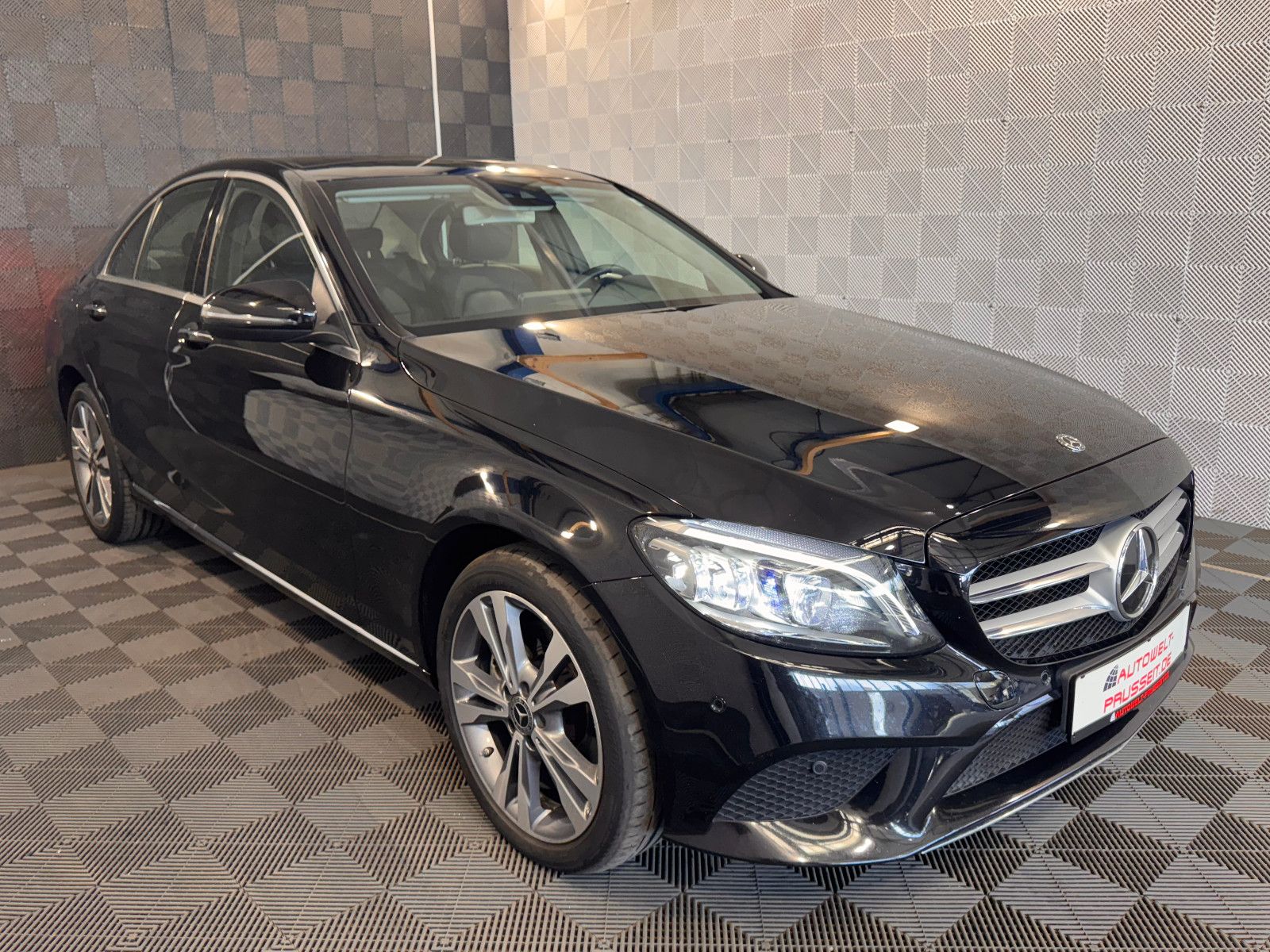 Gebrauchtwagen Mercedes-Benz C 300 C 300d Lim*BURMESTER*R.KAM-ACC-PANO-TOT.W-MEMORY in Horb am Neckar