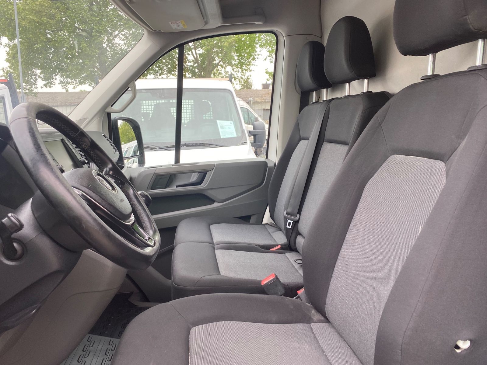 Fahrzeugabbildung Volkswagen Crafter Kasten L3H2,AHK-3500t,Regal,Garantie
