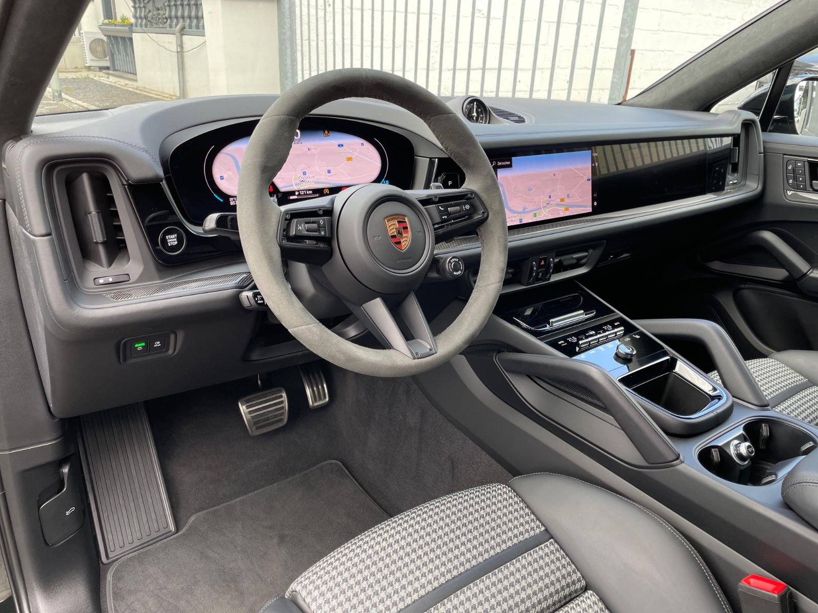 Fahrzeugabbildung Porsche Cayenne GTS Coupé Leichtbau|ACC|HUD|PASM|3.Displ