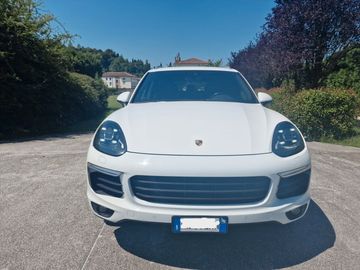 Porsche Cayenne - 3