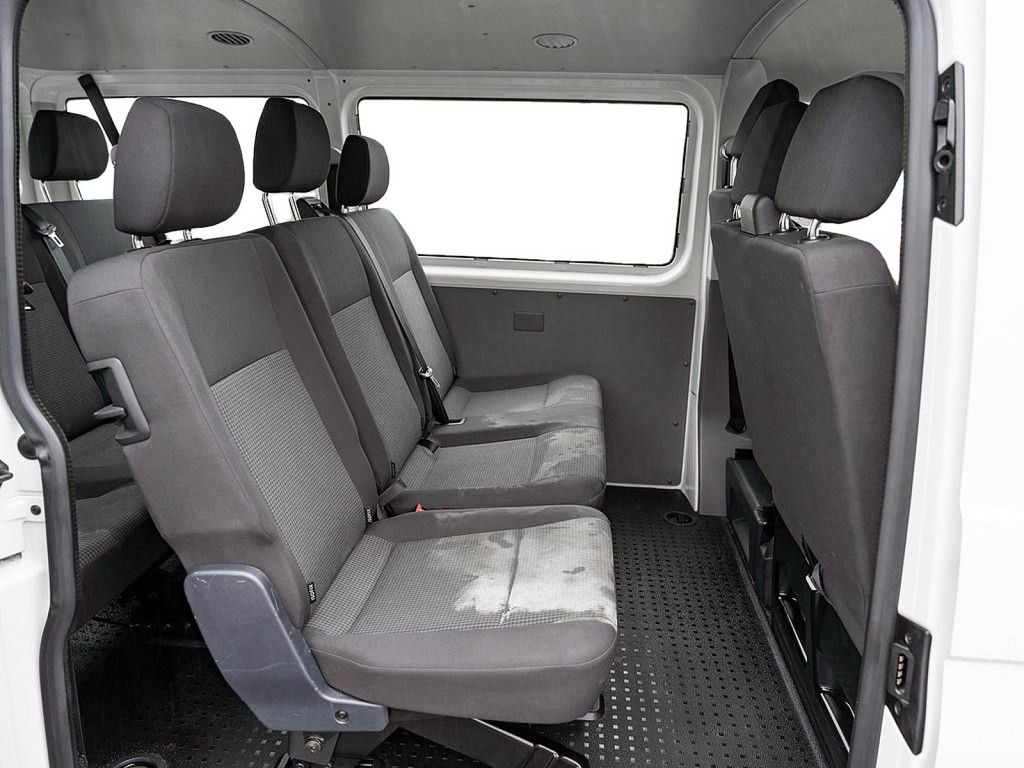 Fahrzeugabbildung Volkswagen T6.1 Kombi 2.0 TDI 9-SITZER KLIMA PDC TEMPOMAT