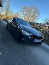 BMW 330i F30 M Sport - BMW 330 mit Benzin-Antrieb: Limousine, Automatik