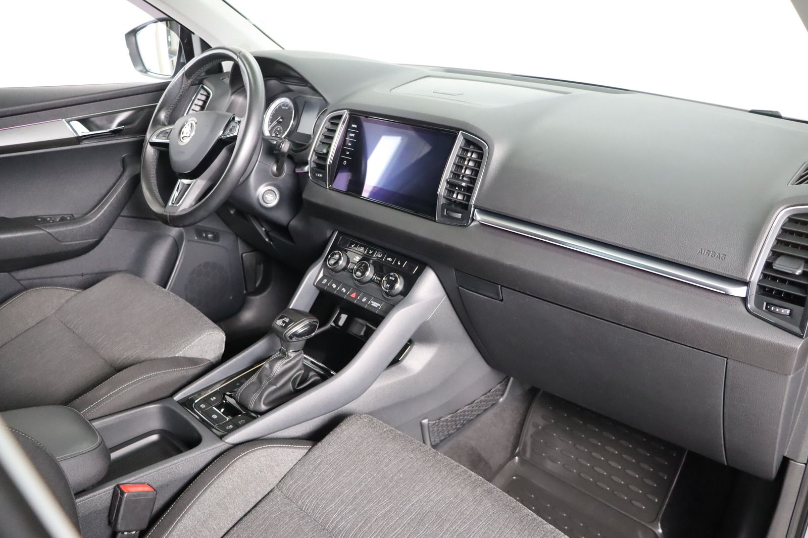 Fahrzeugabbildung SKODA Karoq 4x4 Memory * Navi * DSG * LED * AHK