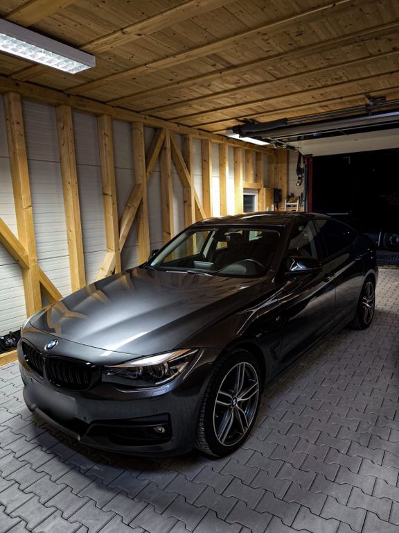 Image of BMW 320