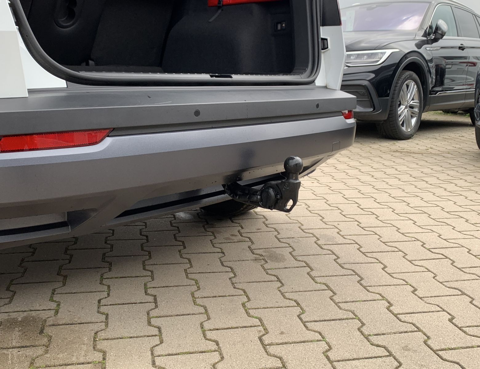Fahrzeugabbildung SKODA Karoq 2.0 TDI*4x4*Alcantara*AHK*STHZ*CANTON*Cam*