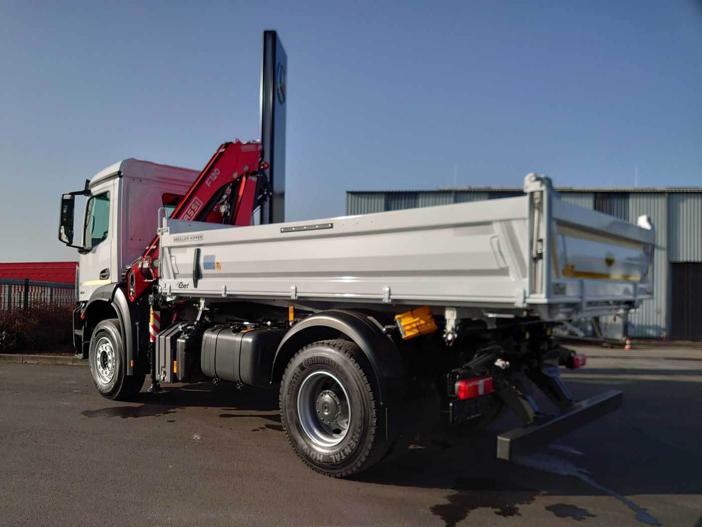 Fahrzeugabbildung Mercedes-Benz Arocs 1832 KK 4x2 Kipper+Kran Fassi F120+Funk