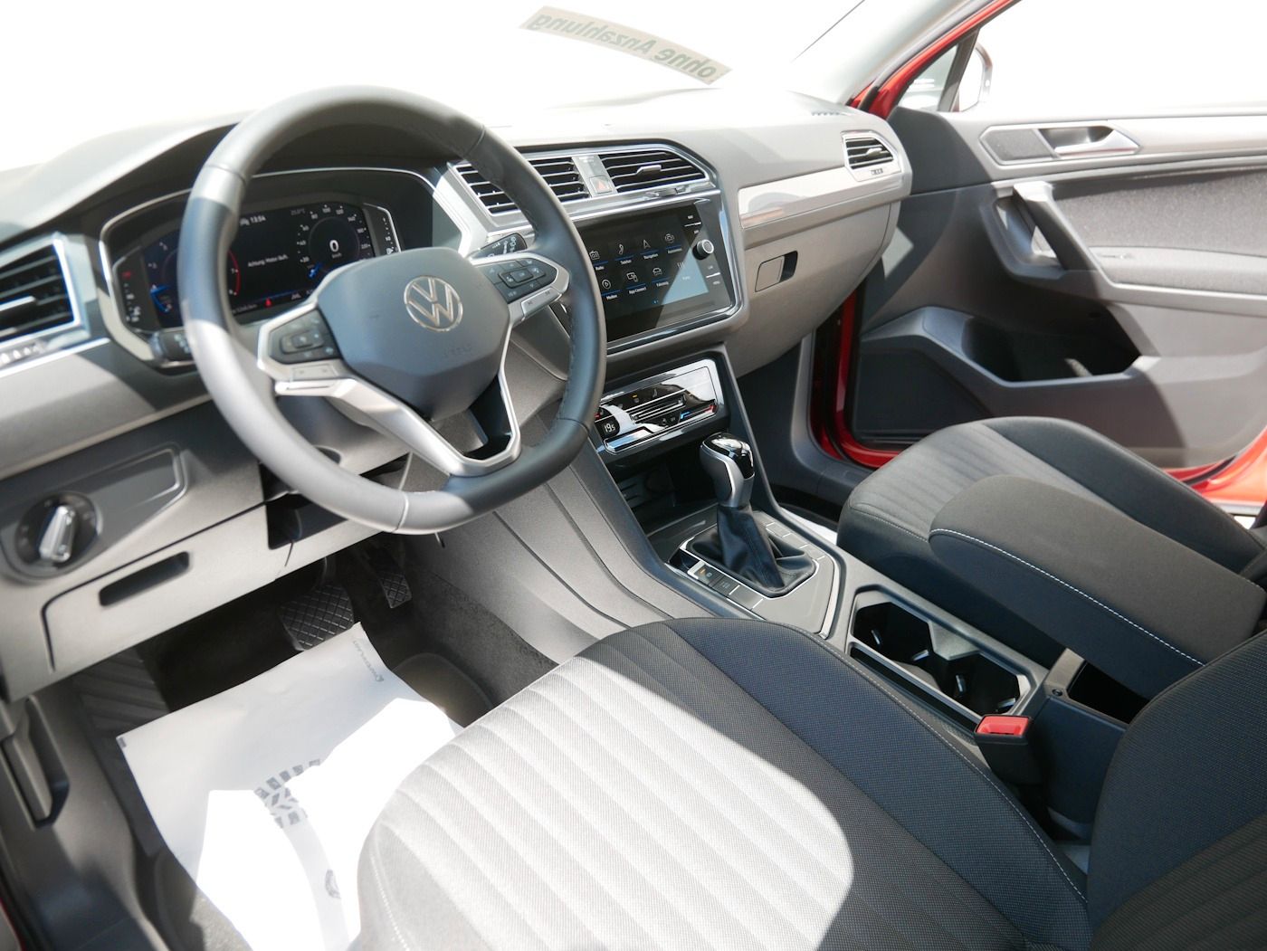 Fahrzeugabbildung Volkswagen Tiguan Allspace 1.5 TSI Life NEU53T AHK Matrix 7