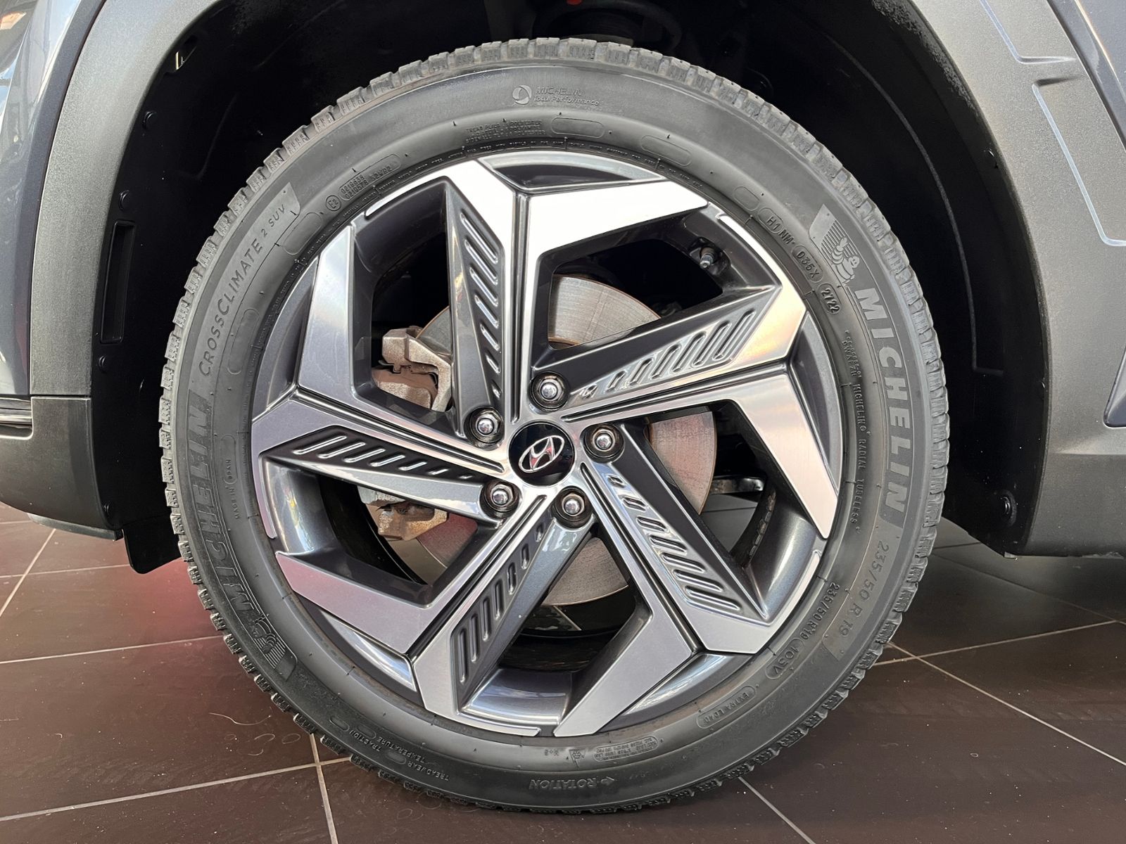 Fahrzeugabbildung Hyundai TUCSON Trend Plug-In Hybrid 4WD KLIMA LED NAVI