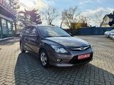 Hyundai i30 CW 1.6 Comfort KLIMA AHK wenig km - Hyundai i30: Cw