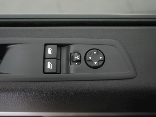 Zafira Life e TOURER L 75kWh AT 8-SITZER+BI XENO