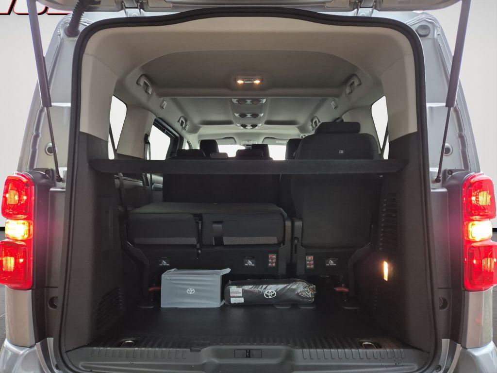 Toyota Proace 2,0-l-D-4D L1 (8-Si.) Verso Shuttle Comfo
