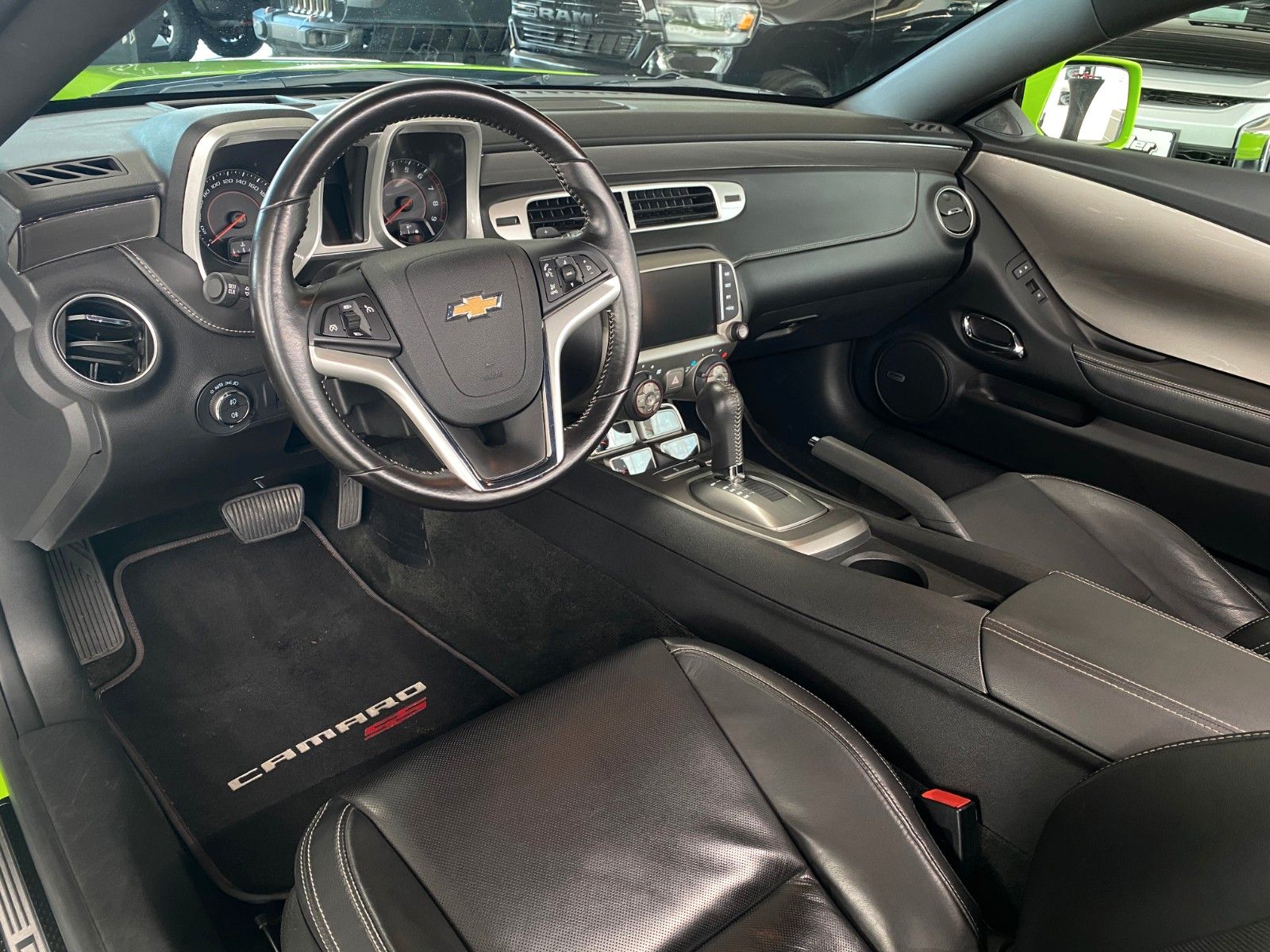 Fahrzeugabbildung Chevrolet Camaro 6.2 V8 Coupe Autom. "Xenon Kamera Leder"