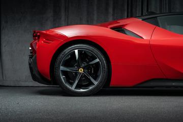 2019 Ferrari SF90 照片 10