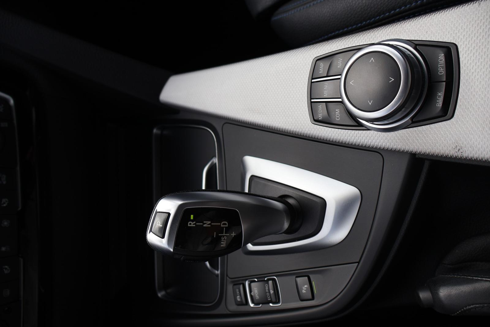 BMW 320i M Sport LED Navi Tempomat el. Heckklappe
