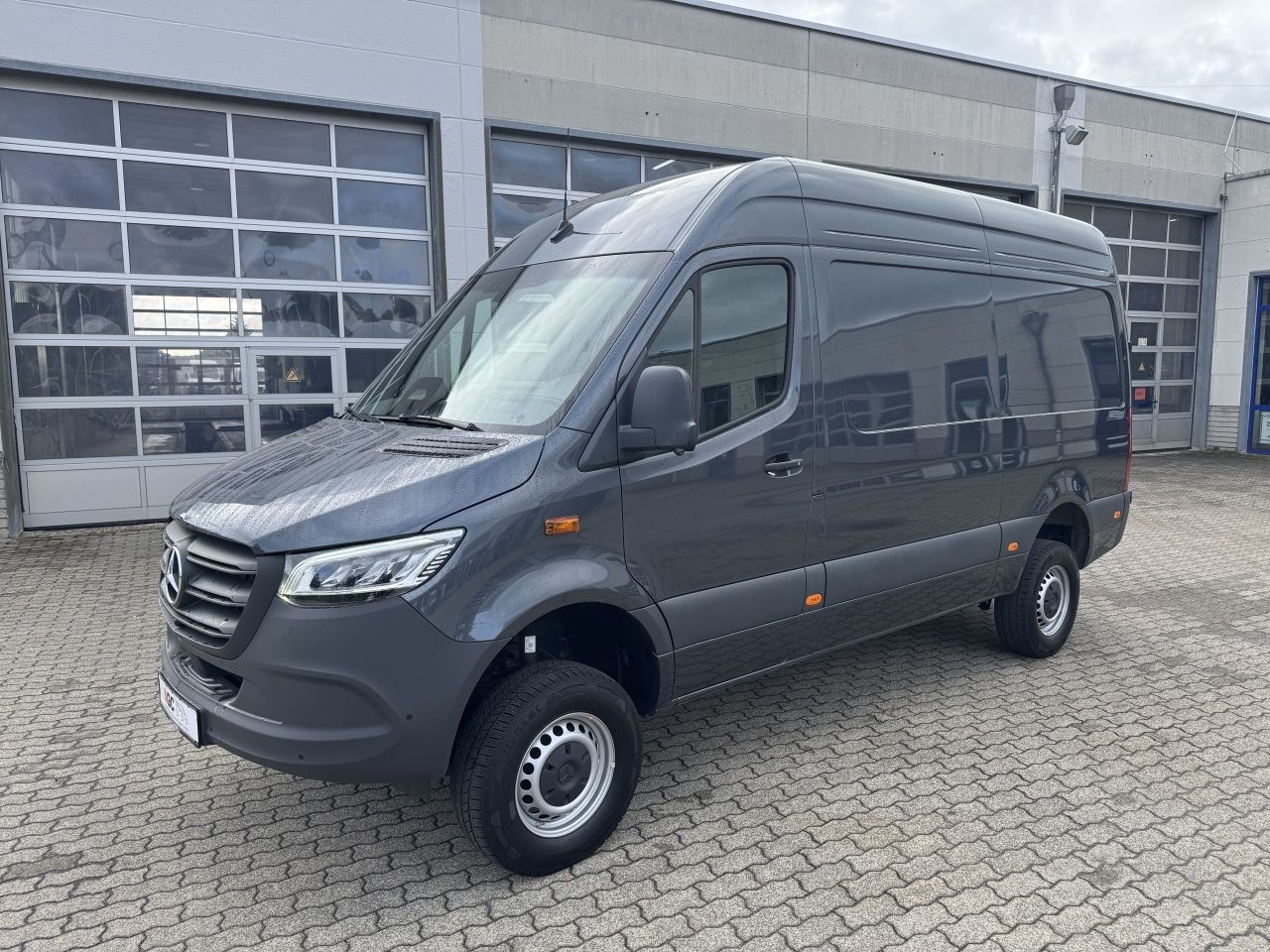 Fahrzeugabbildung Mercedes-Benz Sprinter 319CDI KA 4x4 L2H2 KlimaLED*CAM*AHK2.8T