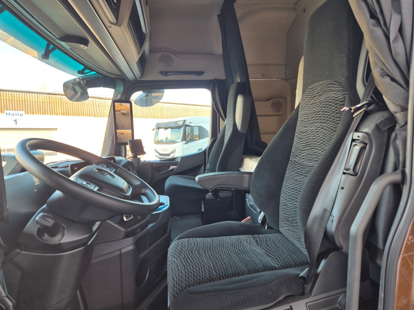 Fahrzeugabbildung Mercedes-Benz Actros 1848 LS Öl-Retarder Standklima BigSpace