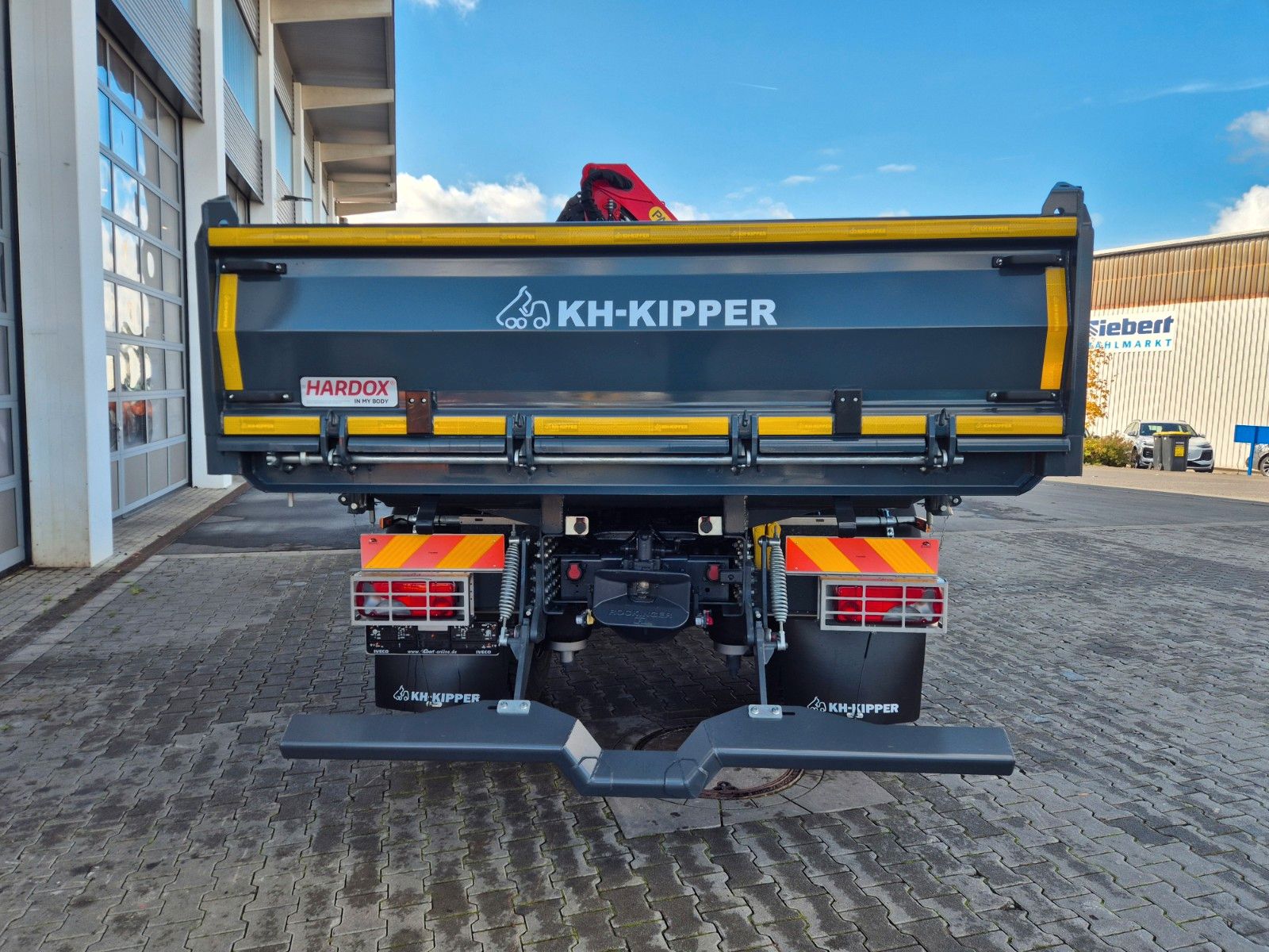 Fahrzeugabbildung Iveco AD200X46/P HR OFF Palfinger PK 12.501 Funk AHK