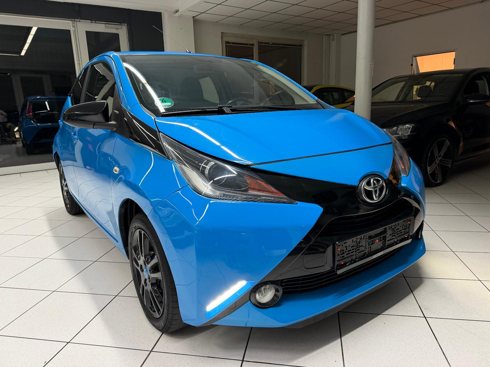 Toyota Aygo (X) 1,0-l-VVT-i x-cite Kamera ALU Klima