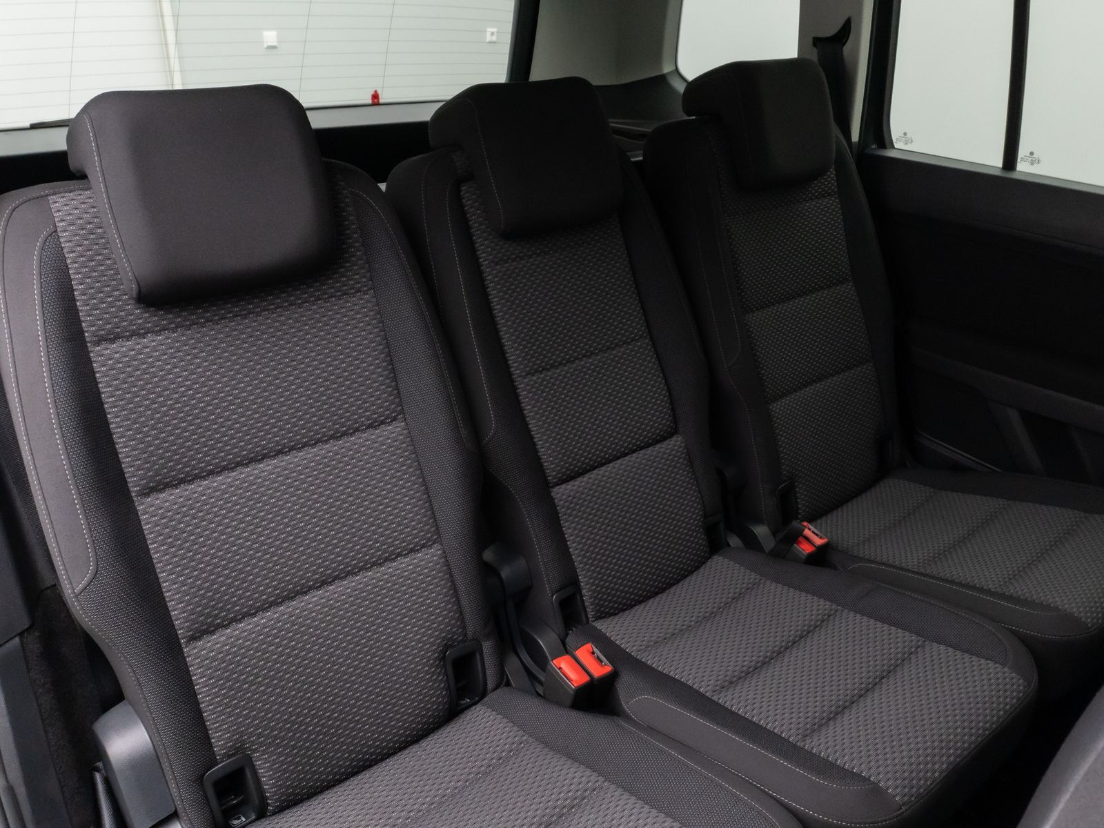Fahrzeugabbildung Volkswagen Touran 2.0 TDI BMT Navi Stzhz ACC PDC AHK 8fach
