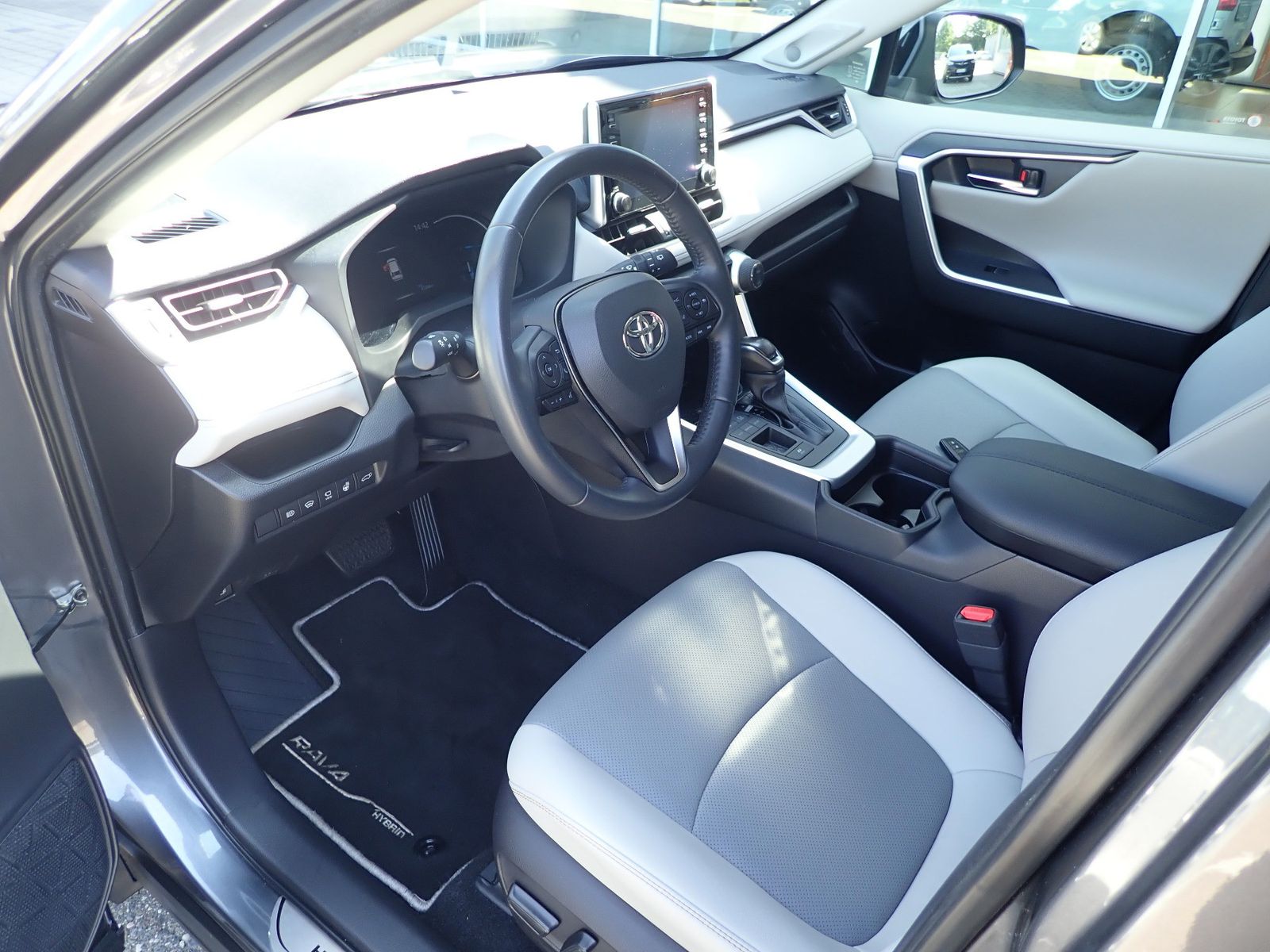 Fahrzeugabbildung Toyota RAV 4 Hybrid 4x2 Lounge LEDER BEIGE