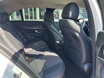 Mercedes-Benz E 200 2.0 Avantgarde Aut. Limousine