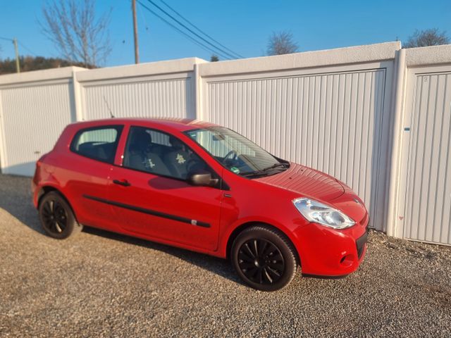 Renault Clio Benziner 5,9l/100km Klima 175tkm