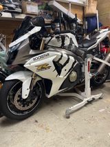 Suzuki Gsxr 1000  - SUZUKI GSXR