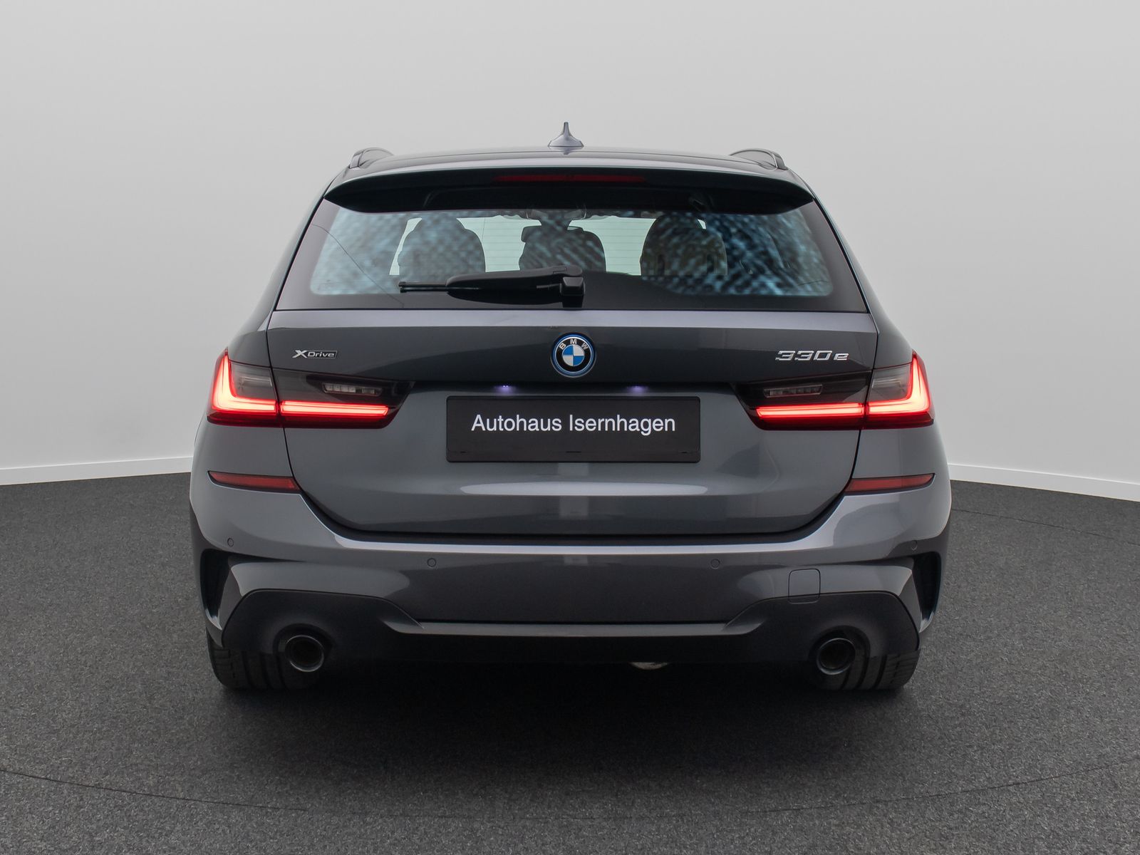 Fahrzeugabbildung BMW 330e xD M Sport DAB Memory AHK HUD Individual