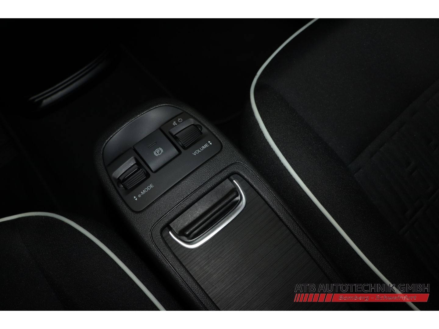 Fahrzeugabbildung Fiat 500e Komfortpaket 42kWh 93,5% SOH Apple CarPlay