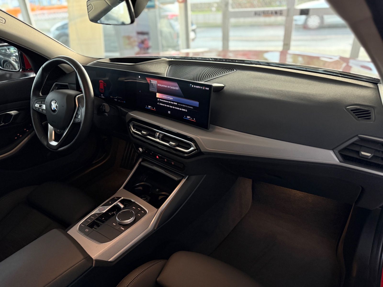 BMW 318 d Touring HuD+Standheizung+Key+Park+Sensatec foto 14