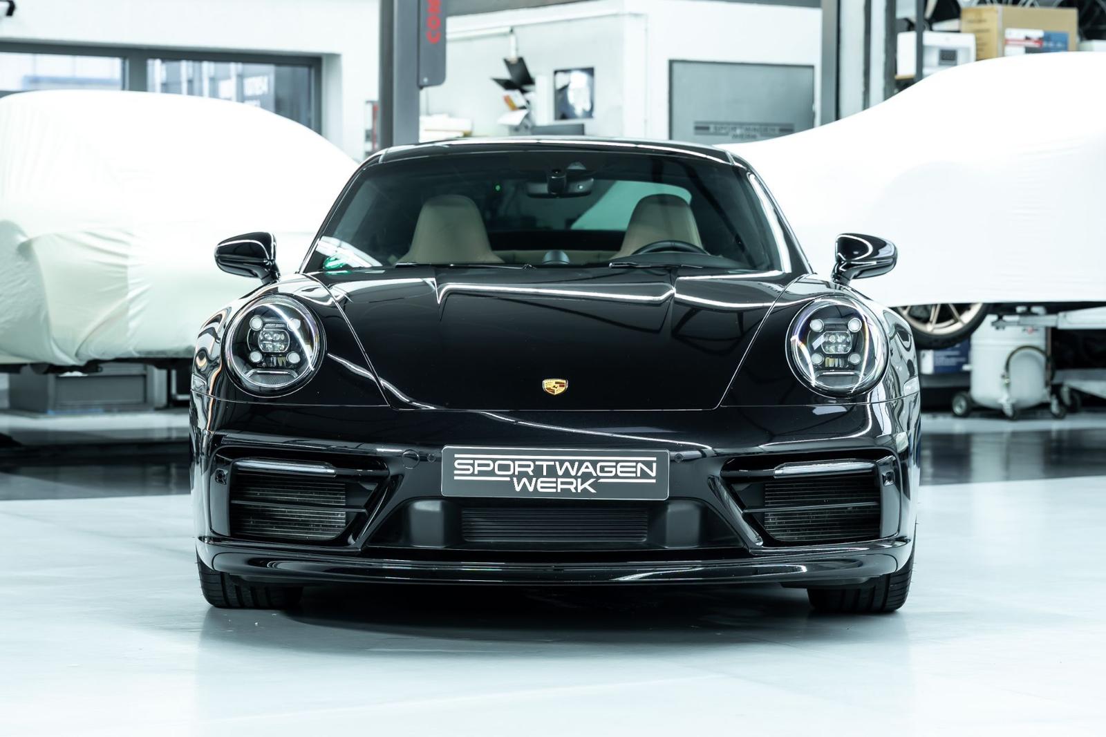 Porsche 992 911 Carrera / LED / Burmester