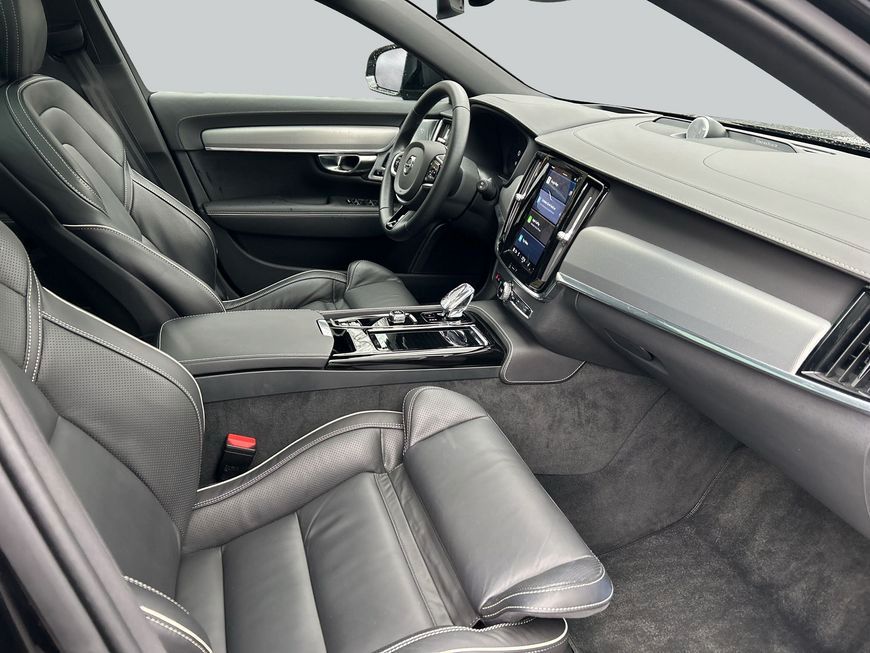 Volvo V90 T8 Plug-in Hybrid AWD Ultra Dark foto 13