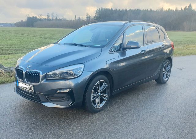 BMW Active Tourer 225xe Sport Line+Head-Up+Panorama