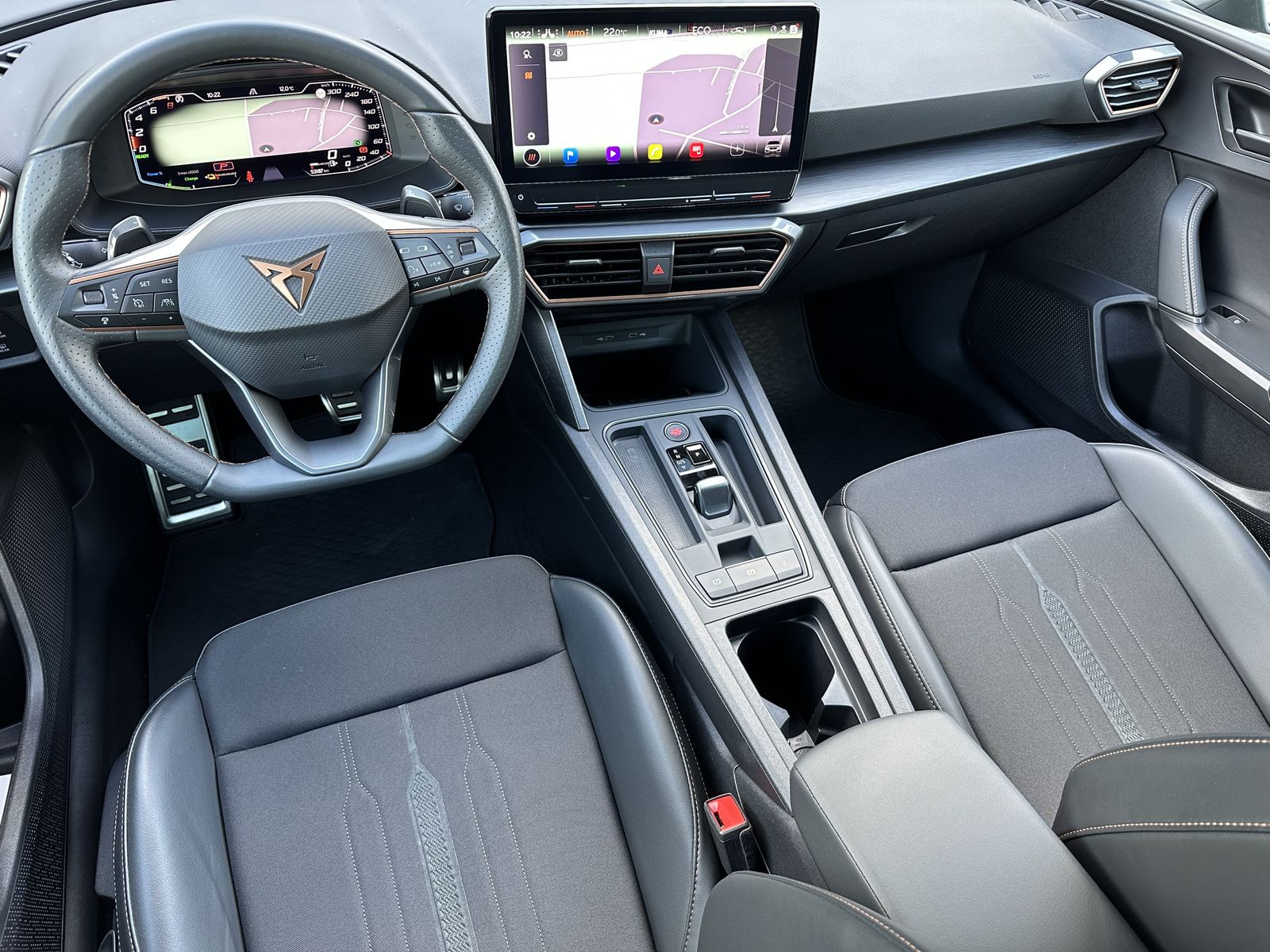 Fahrzeugabbildung CUPRA Leon Sportstourer 1.4 VZ e-Hybrid NAV+LED+VC+KAM