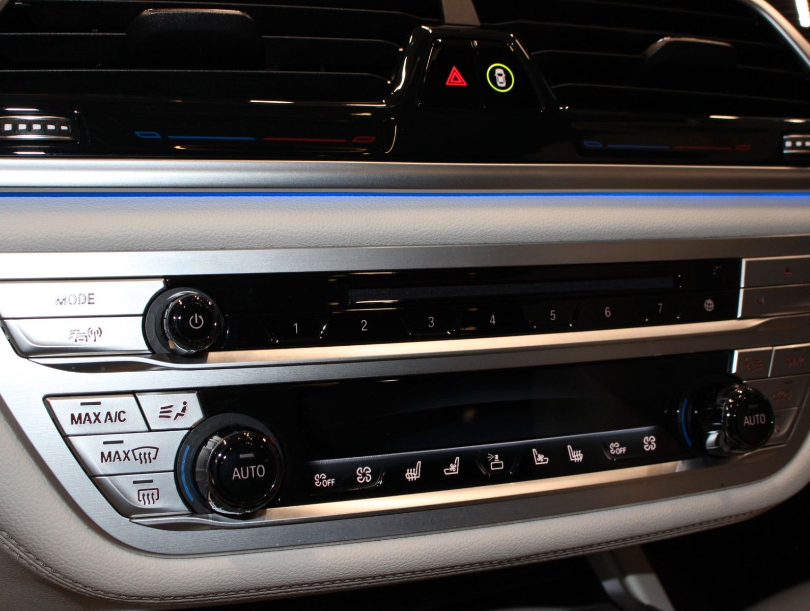 Fahrzeugabbildung BMW 750 L i xDrive M Sport Executive*Skylounge*VOLL