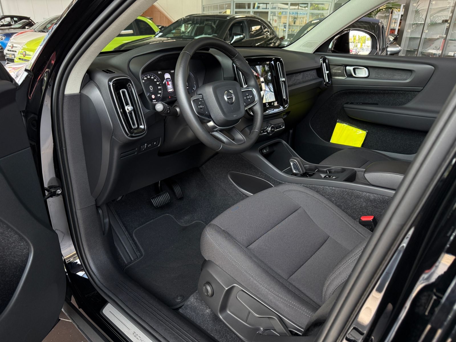 Fahrzeugabbildung Volvo XC40 Inscription Expression PANO H/K 360° BLIS