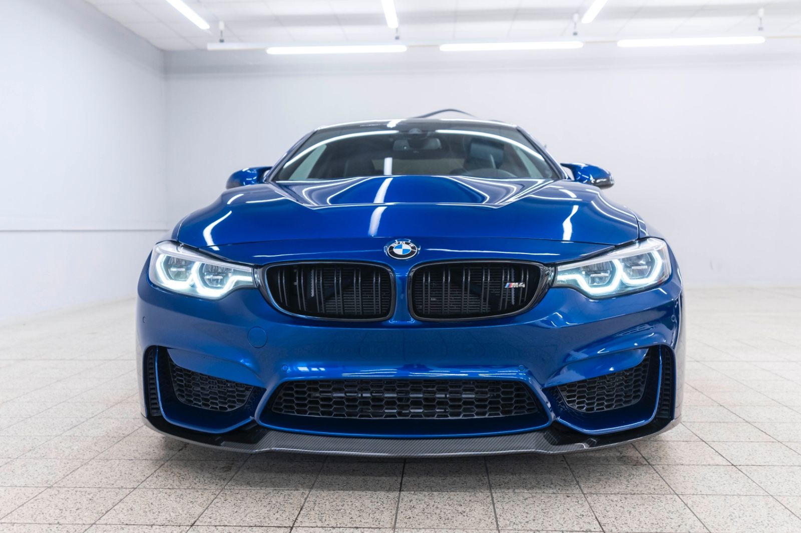 Fahrzeugabbildung BMW M4 CS Head UP LED NAV KAM PDC DKG