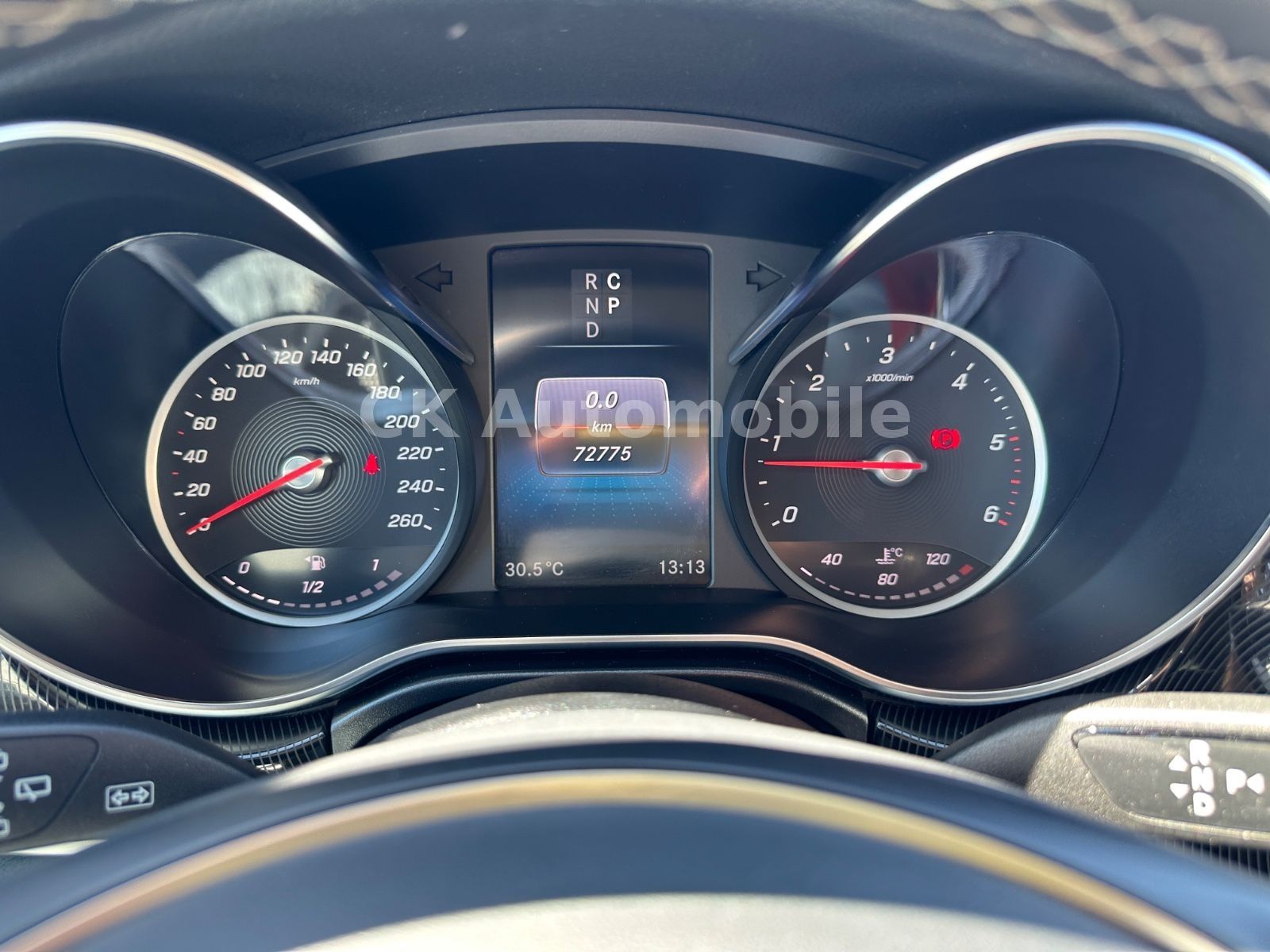 Fahrzeugabbildung Mercedes-Benz V 300d EDITION 4MATIC lang/7 Sitze/Navi/LED/AHK