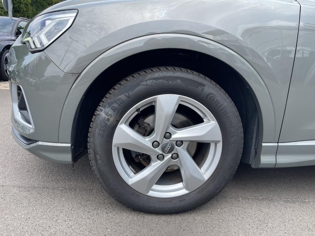 Fahrzeugabbildung Audi Q3 35 1.5 TFSI advanced Kamera,LED,Matrix,Navi