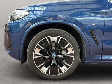 صورة 8 لـ 2023 BMW IX3