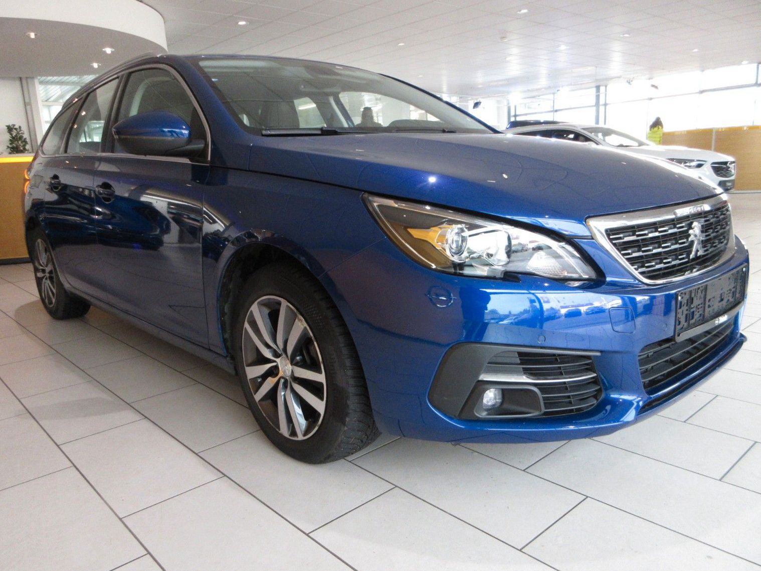Fahrzeugabbildung Peugeot 308 SW Allure 1.5D LED/NAVI/LEDER/SHZ/PDC