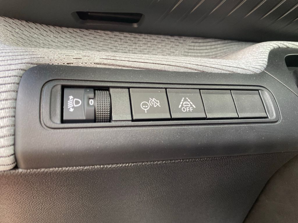 Fahrzeugabbildung Citroën e-C3 MAX *11 kW Lader*Cam*LED*17 Zoll*Navi*