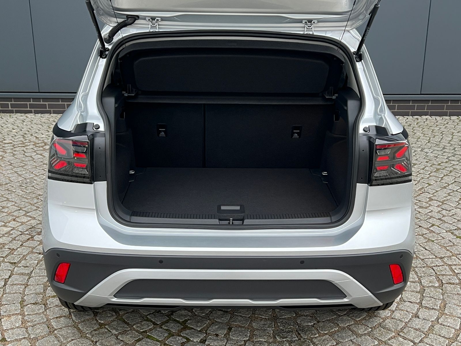 Fahrzeugabbildung Volkswagen T-Cross Life 1.5 TSI DSG *IQ.Light, Ready2Discov