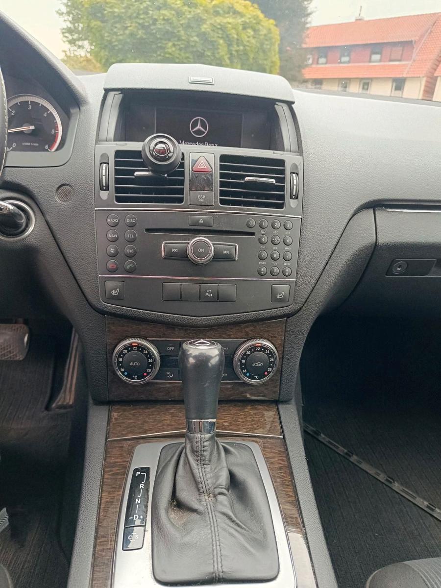 Mercedes-Benz C220 2005 — photo 11