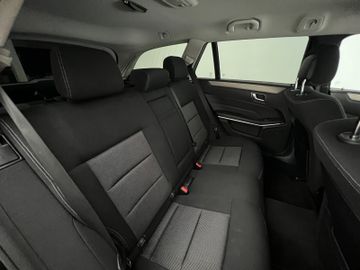 Mercedes E 200 - 8