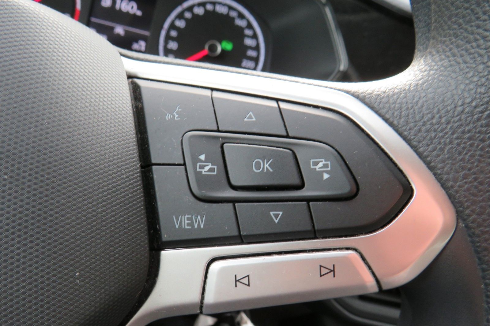 Fahrzeugabbildung Volkswagen T-Cross Life DSG PDC TELVOR SITZH. 1H.