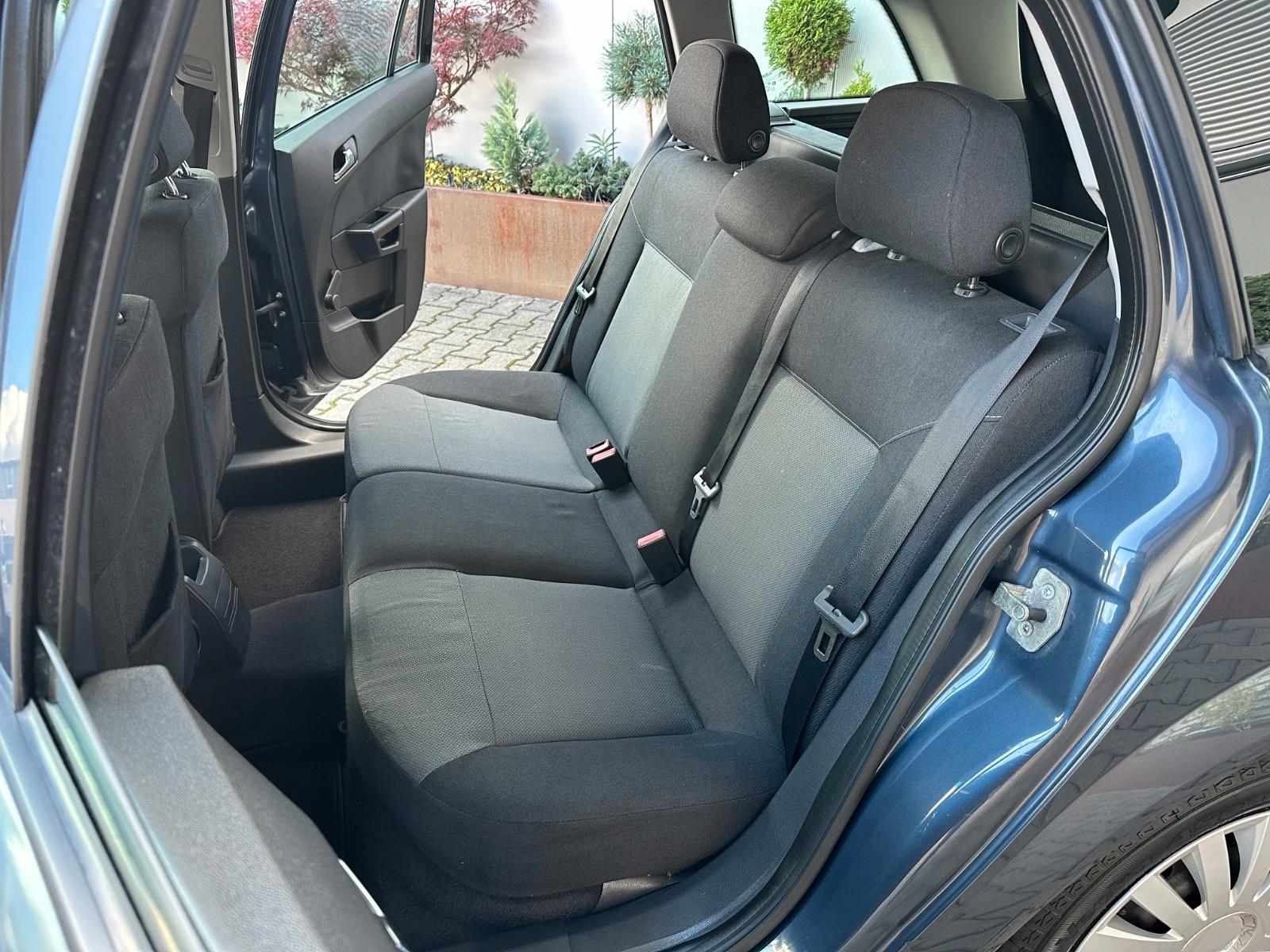 Opel Astra 2006 — photo 25