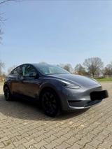 Tesla Model Y Hinterradantrieb RWD Sonderausstattung  - Tesla Model Y mit Anhängerkupplung